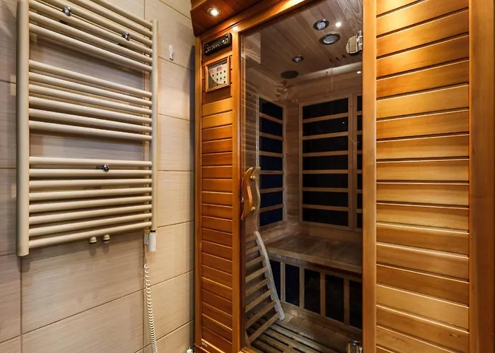 Lux - Sauna, Wanna Z Hydromasazem, Kominek - Tuz Przy Jeziorze Kamień